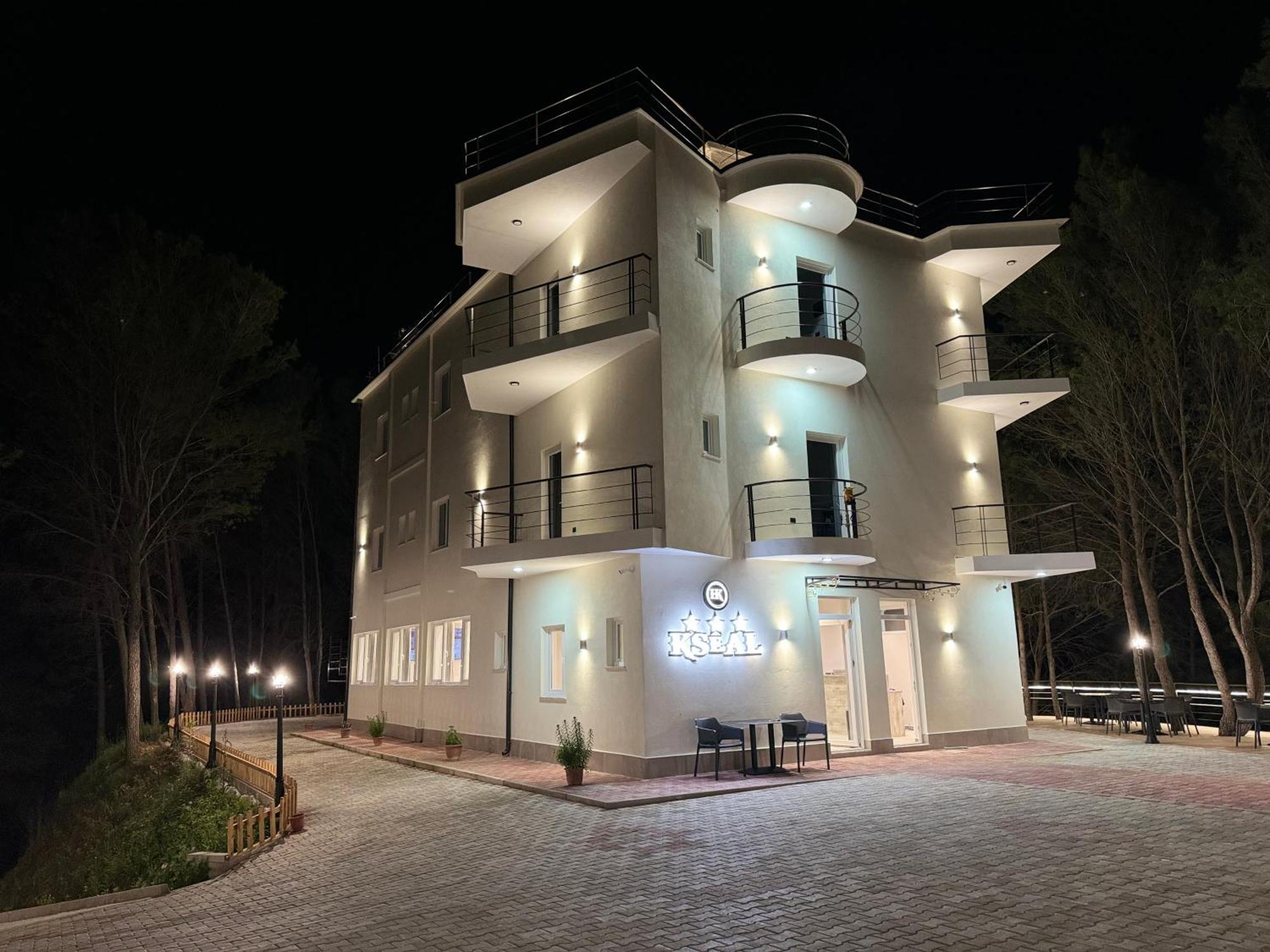 Hotel Kseal Përmet Exteriör bild