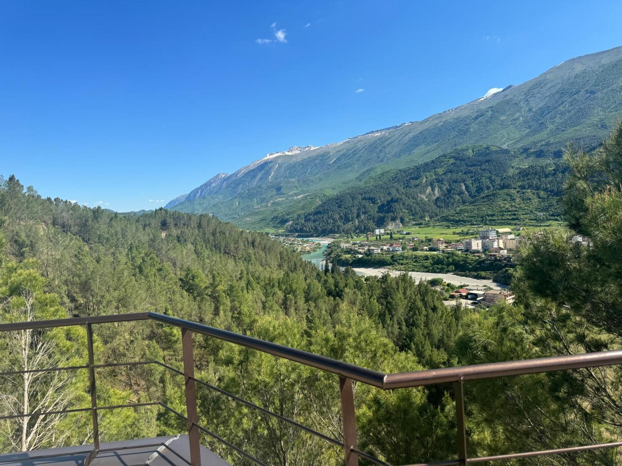 Hotel Kseal Përmet Exteriör bild