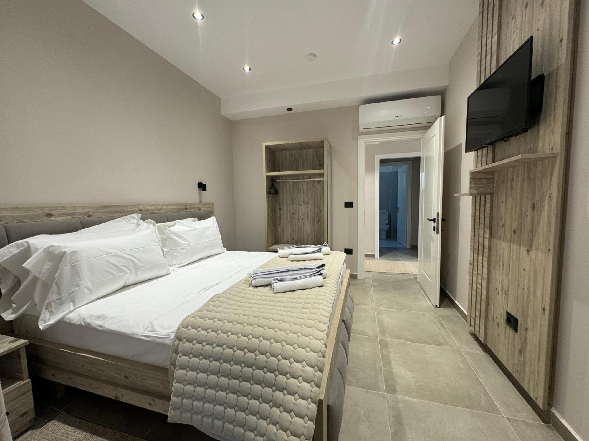 Hotel Kseal Përmet Exteriör bild