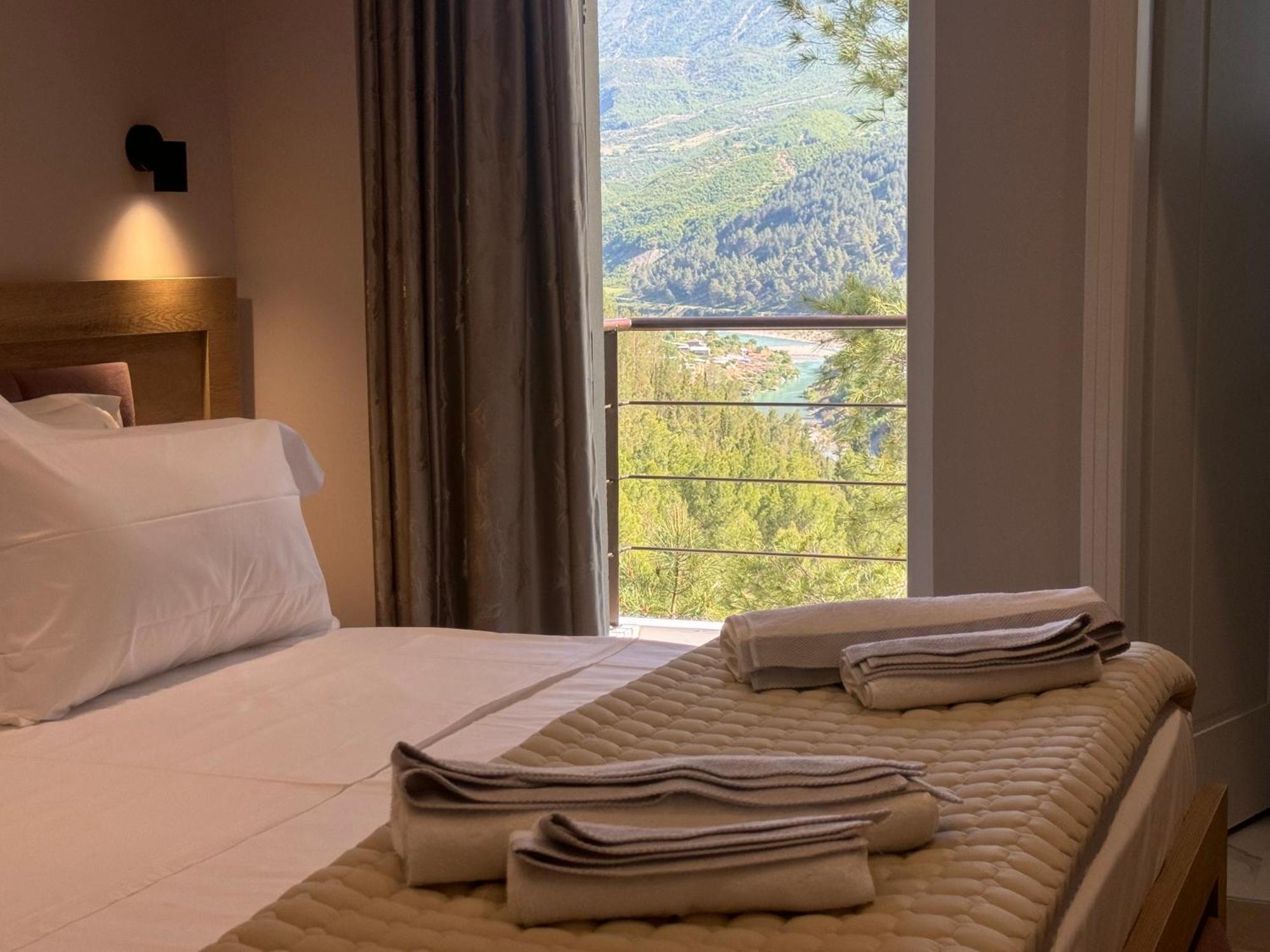 Hotel Kseal Përmet Exteriör bild
