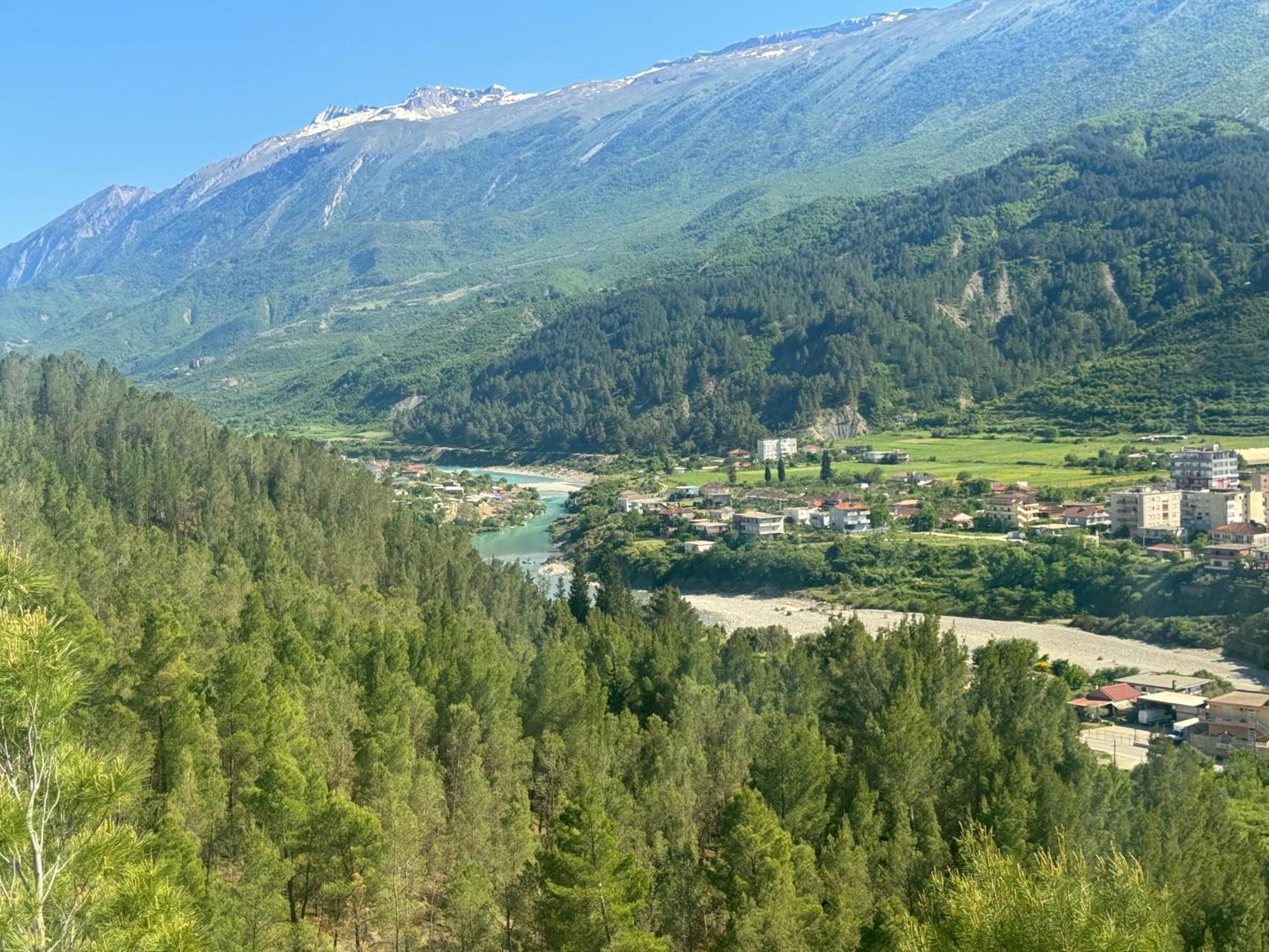 Hotel Kseal Përmet Exteriör bild