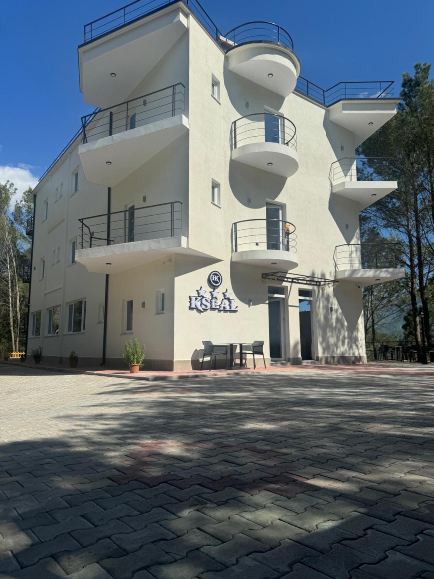 Hotel Kseal Përmet Exteriör bild