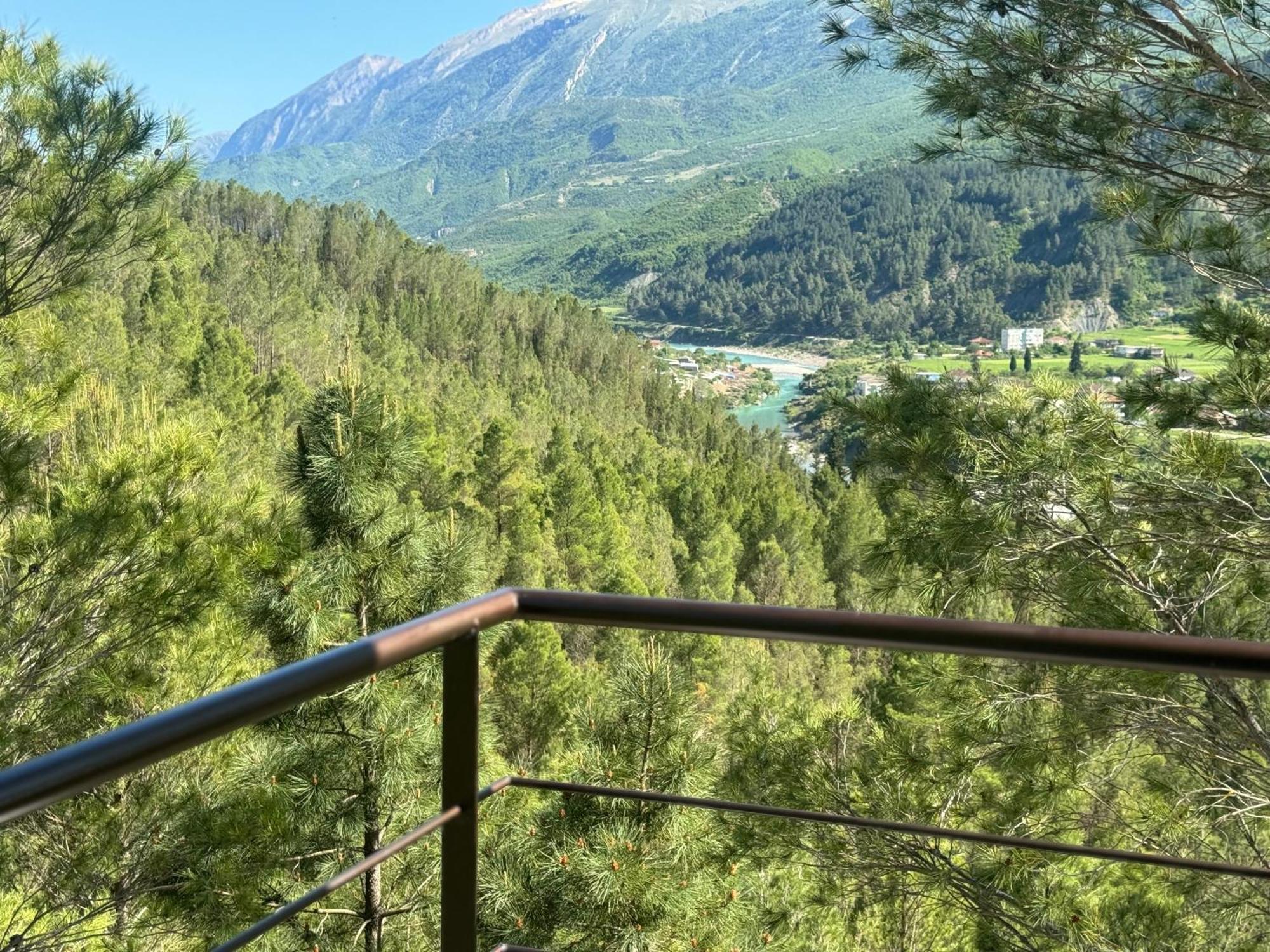 Hotel Kseal Përmet Exteriör bild