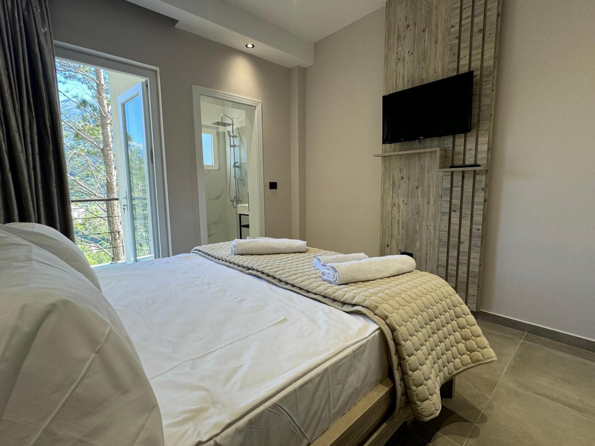 Hotel Kseal Përmet Exteriör bild
