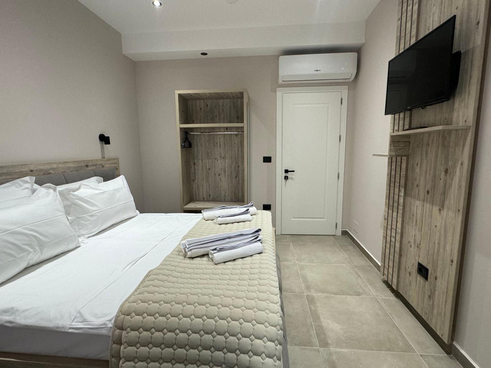 Hotel Kseal Përmet Exteriör bild